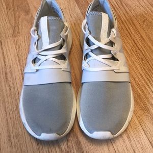 Adidas Tubular shoes